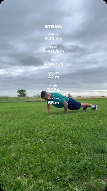 9,3 km de corrida e flexões no parque